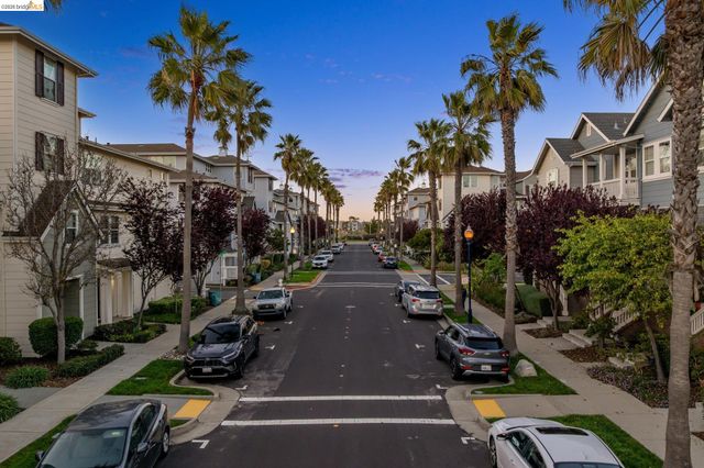 2153 Northshore Dr, Richmond, CA 94804