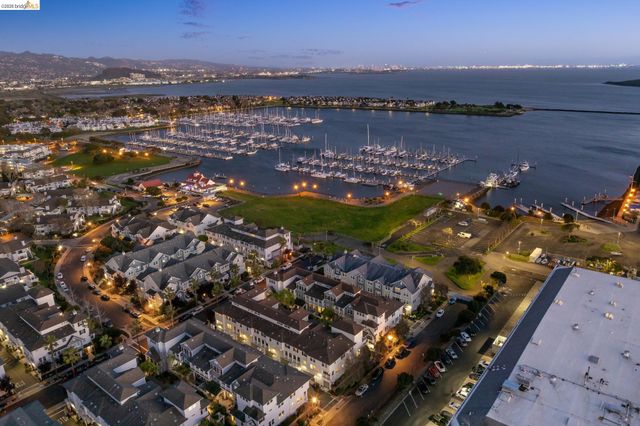 2153 Northshore Dr, Richmond, CA 94804