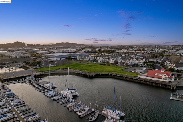 2153 Northshore Dr, Richmond, CA 94804