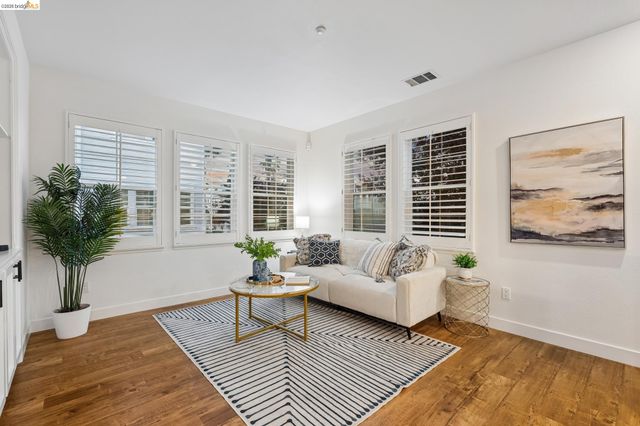 2153 Northshore Dr, Richmond, CA 94804