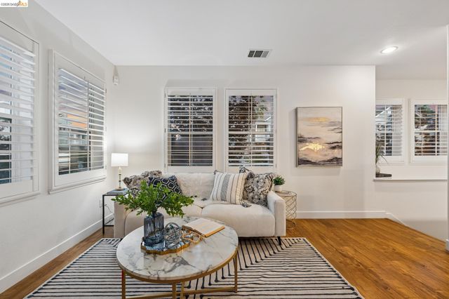 2153 Northshore Dr, Richmond, CA 94804