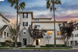 2153 Northshore Dr, Richmond, CA 94804