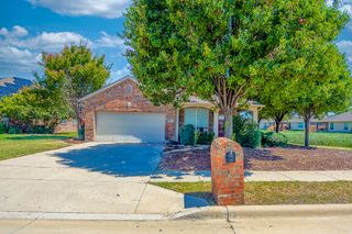 424 Baverton Lane, Fort Worth, TX 76052