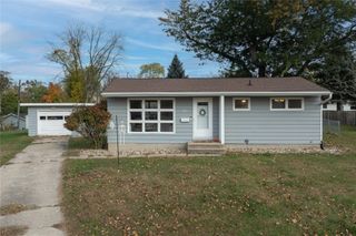 1117 Crestview SE, Cedar Rapids, IA 52403
