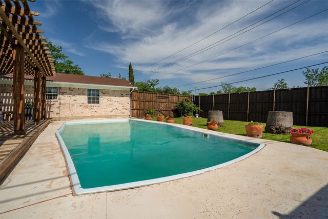 2225 Nottingham Drive, Garland, TX 75041