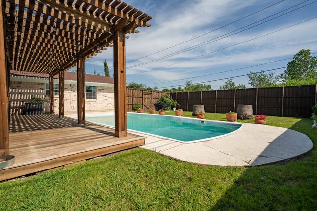 2225 Nottingham Drive, Garland, TX 75041