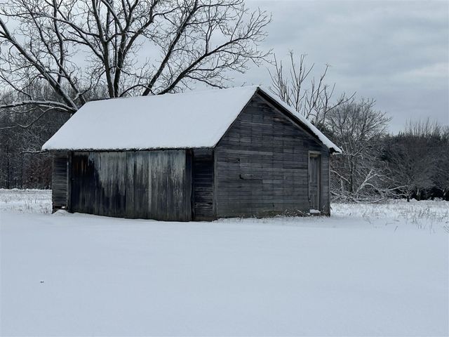 46750 County Road 665, Paw Paw, MI 49079