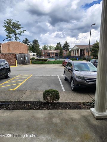 508 Logsdon Ct, Douglass Hills, KY 40243