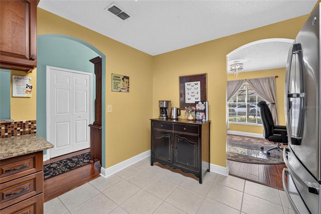 692 JESSANDA CIRCLE, Lakeland, FL 33813