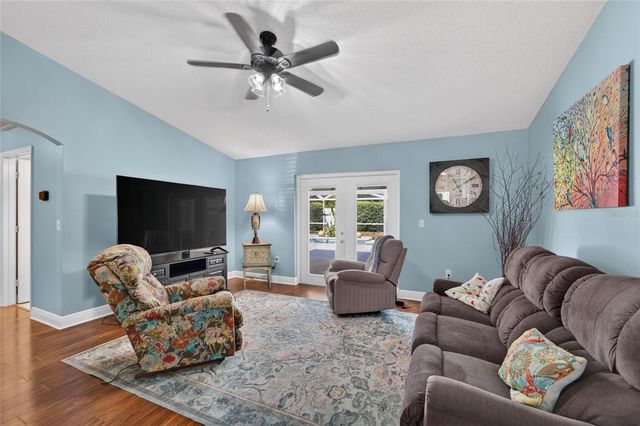 692 JESSANDA CIRCLE, Lakeland, FL 33813