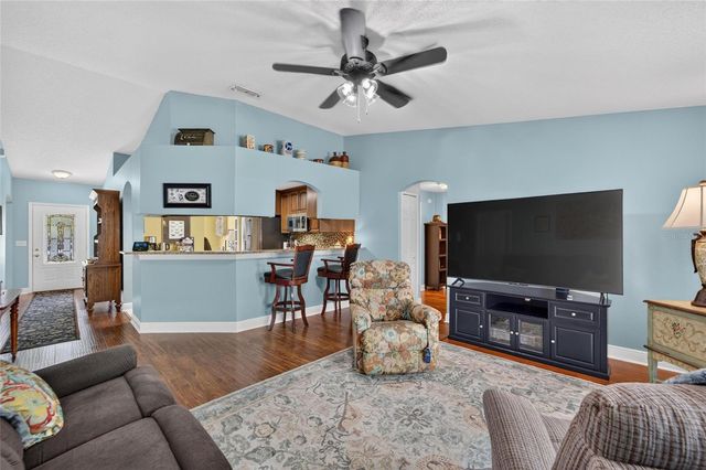 692 JESSANDA CIRCLE, Lakeland, FL 33813