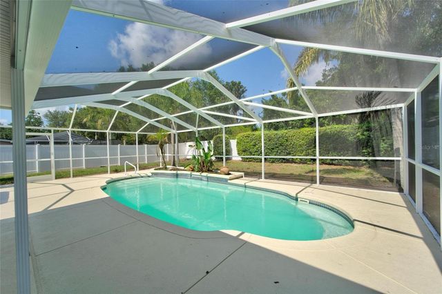 692 JESSANDA CIRCLE, Lakeland, FL 33813