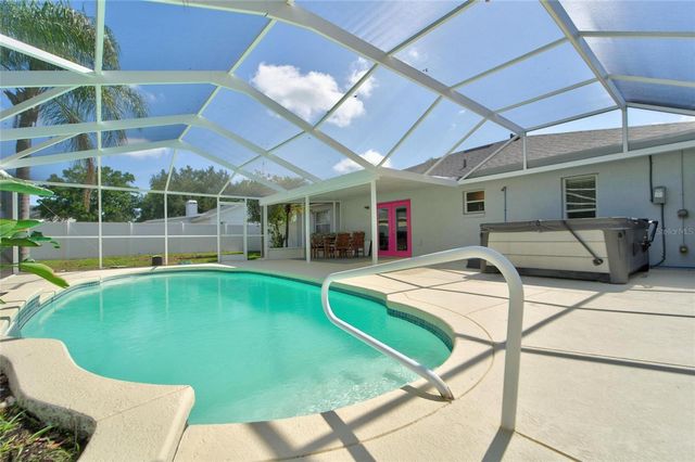 692 JESSANDA CIRCLE, Lakeland, FL 33813