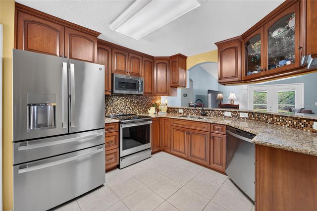 692 JESSANDA CIRCLE, Lakeland, FL 33813