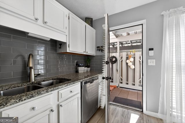 4182 Fernsberry Court, Duluth, GA 30096