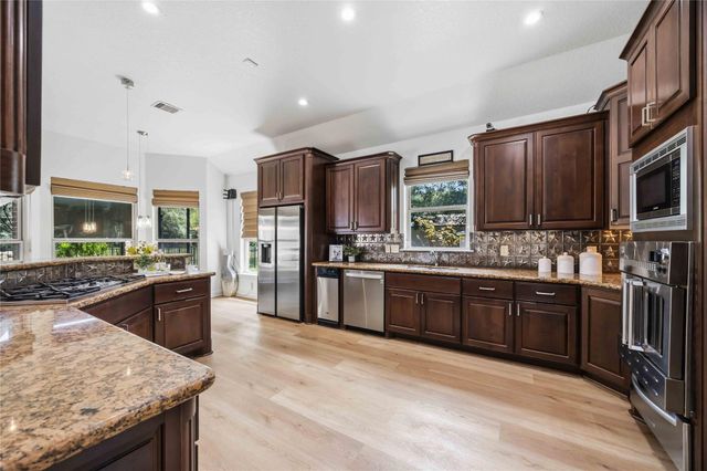 866 Big Buck Drive, Cleveland, TX 77328