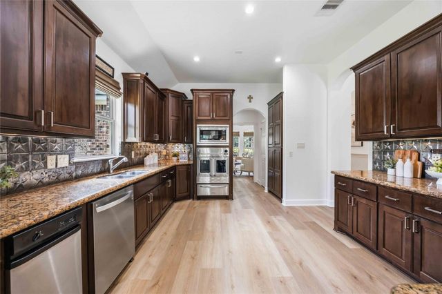 866 Big Buck Drive, Cleveland, TX 77328
