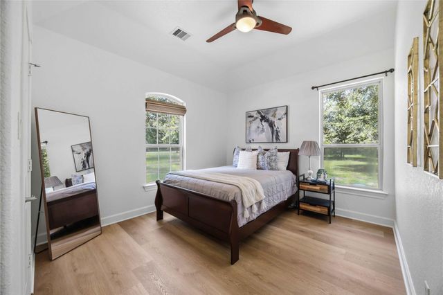 866 Big Buck Drive, Cleveland, TX 77328