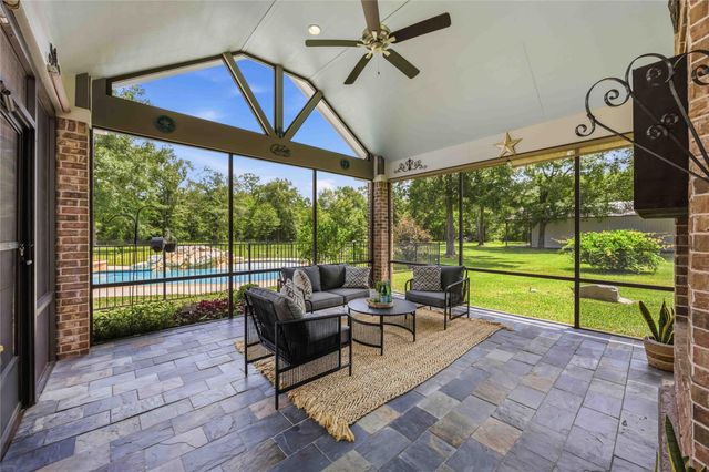 866 Big Buck Drive, Cleveland, TX 77328