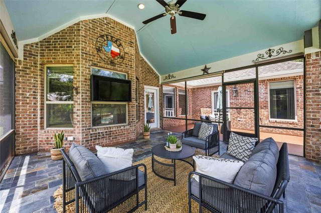 866 Big Buck Drive, Cleveland, TX 77328