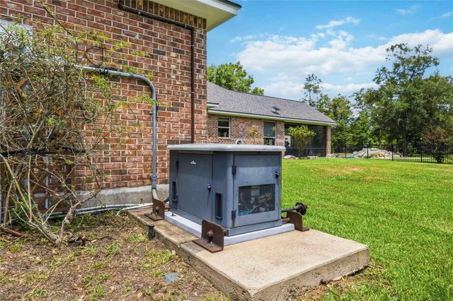 866 Big Buck Drive, Cleveland, TX 77328