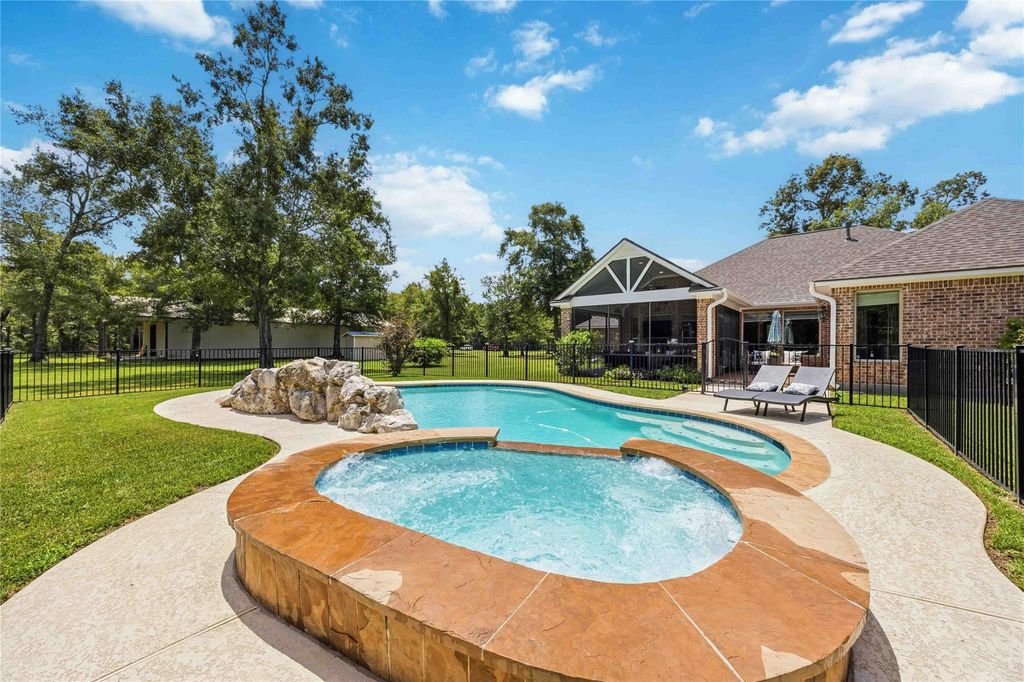 866 Big Buck Drive, Cleveland, TX 77328