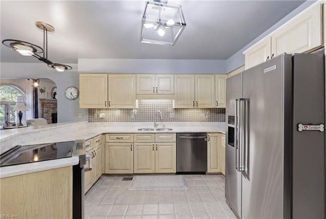 706 Tannahill CT, Chesapeake, VA 23322