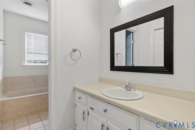 119 Old Brickhouse Ln, Colonial Heights, VA 23834