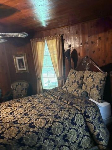 20 S. Scruggs St., Mountain City, GA 30562
