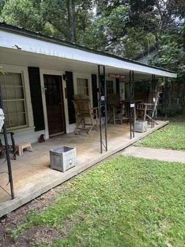 20 S. Scruggs St., Mountain City, GA 30562