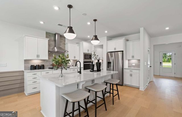 260 Lucas Court, Hoschton, GA 30548