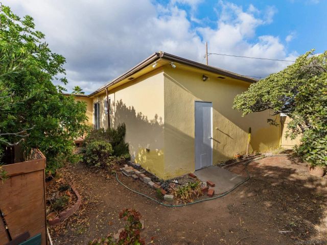 6303 Cleo St, San Diego, CA 92115