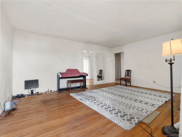 6303 Cleo St, San Diego, CA 92115