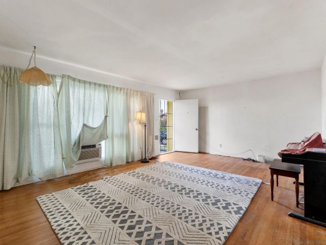 6303 Cleo St, San Diego, CA 92115