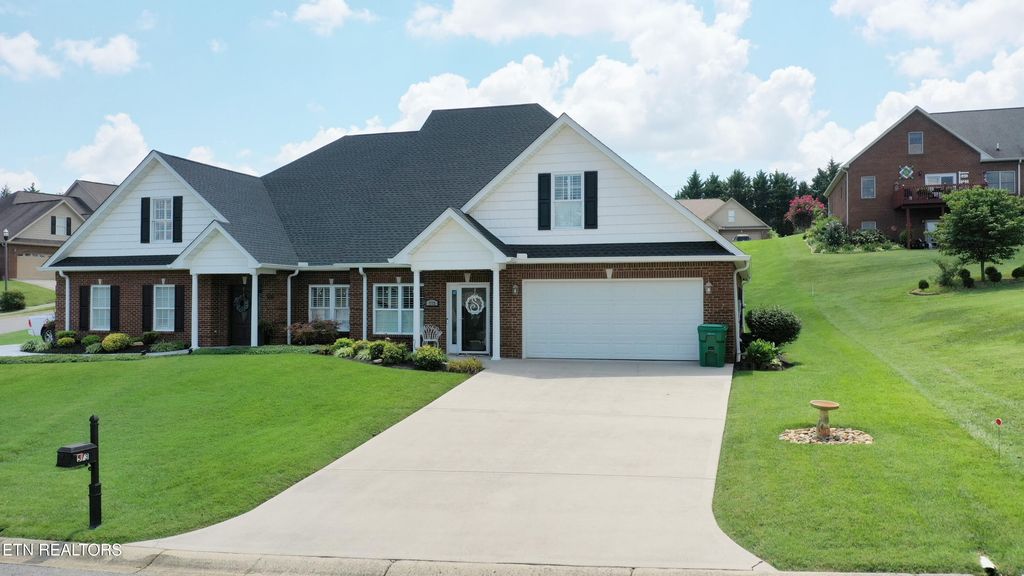 573 Kensington Drive, Morristown, TN 37814