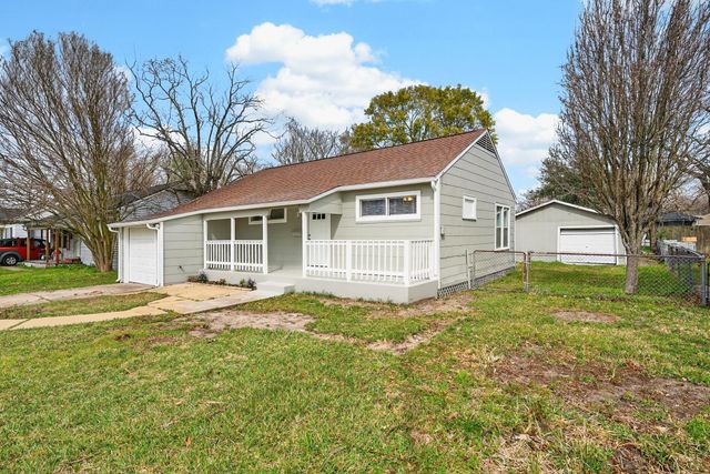 211 E 4th Street, Deer Park, TX 77536