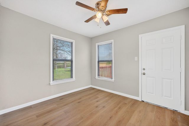 211 E 4th Street, Deer Park, TX 77536