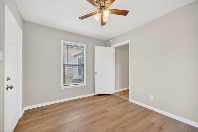 211 E 4th Street, Deer Park, TX 77536