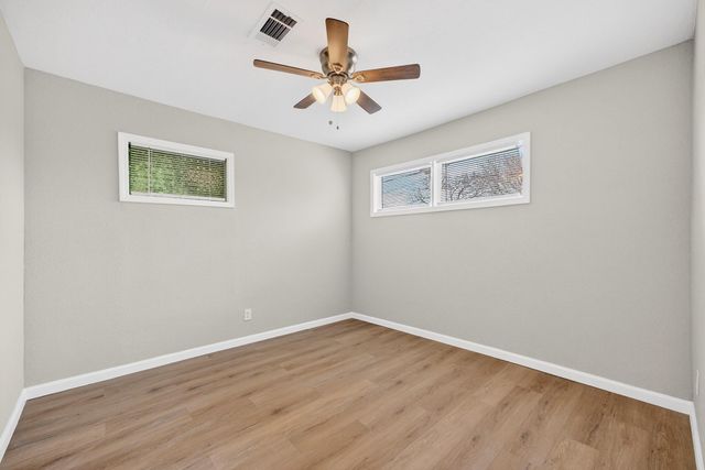 211 E 4th Street, Deer Park, TX 77536