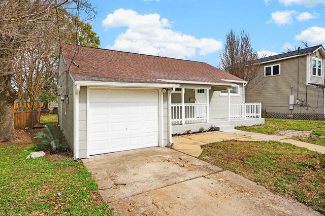 211 E 4th Street, Deer Park, TX 77536