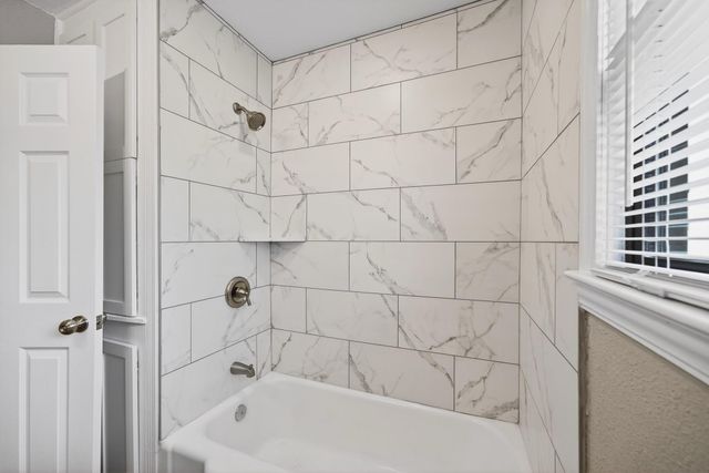 211 E 4th Street, Deer Park, TX 77536