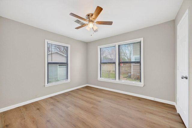 211 E 4th Street, Deer Park, TX 77536