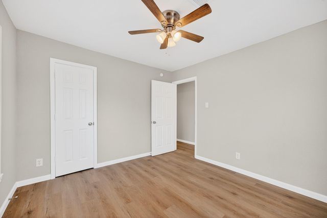 211 E 4th Street, Deer Park, TX 77536