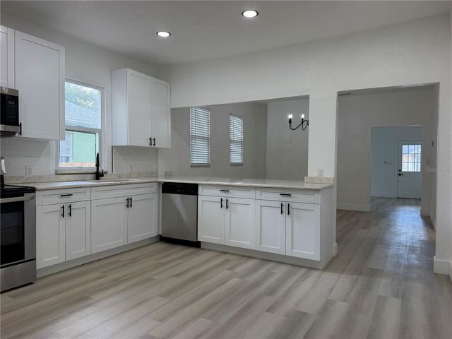 2604 E LAKE AVENUE, Tampa, FL 33610