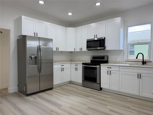 2604 E LAKE AVENUE, Tampa, FL 33610