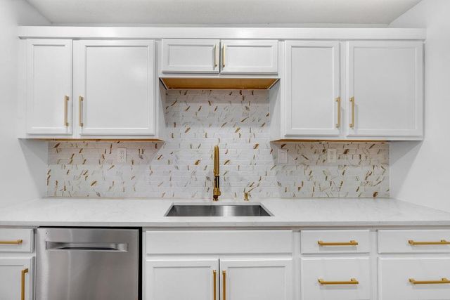 4504 E 43rd Street, Kansas City, MO 66130