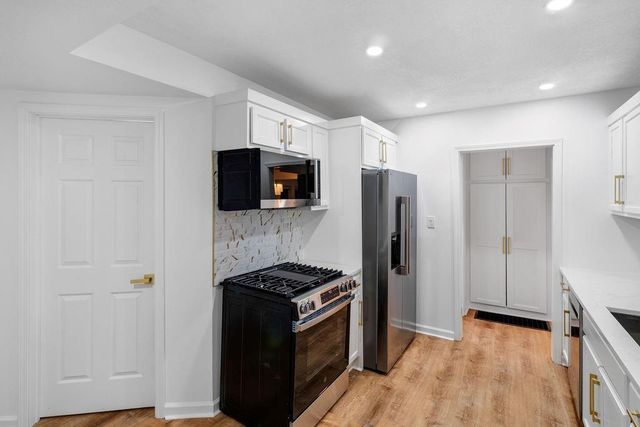 4504 E 43rd Street, Kansas City, MO 66130