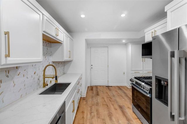 4504 E 43rd Street, Kansas City, MO 66130