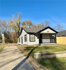 4504 E 43rd Street, Kansas City, MO 66130