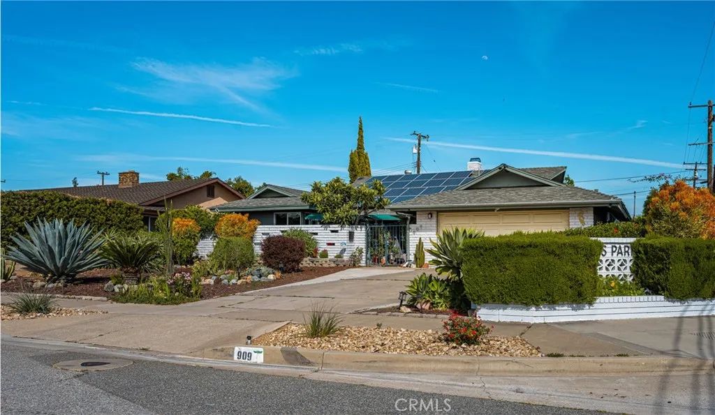 909 N Cleveland, Orange, CA 92867